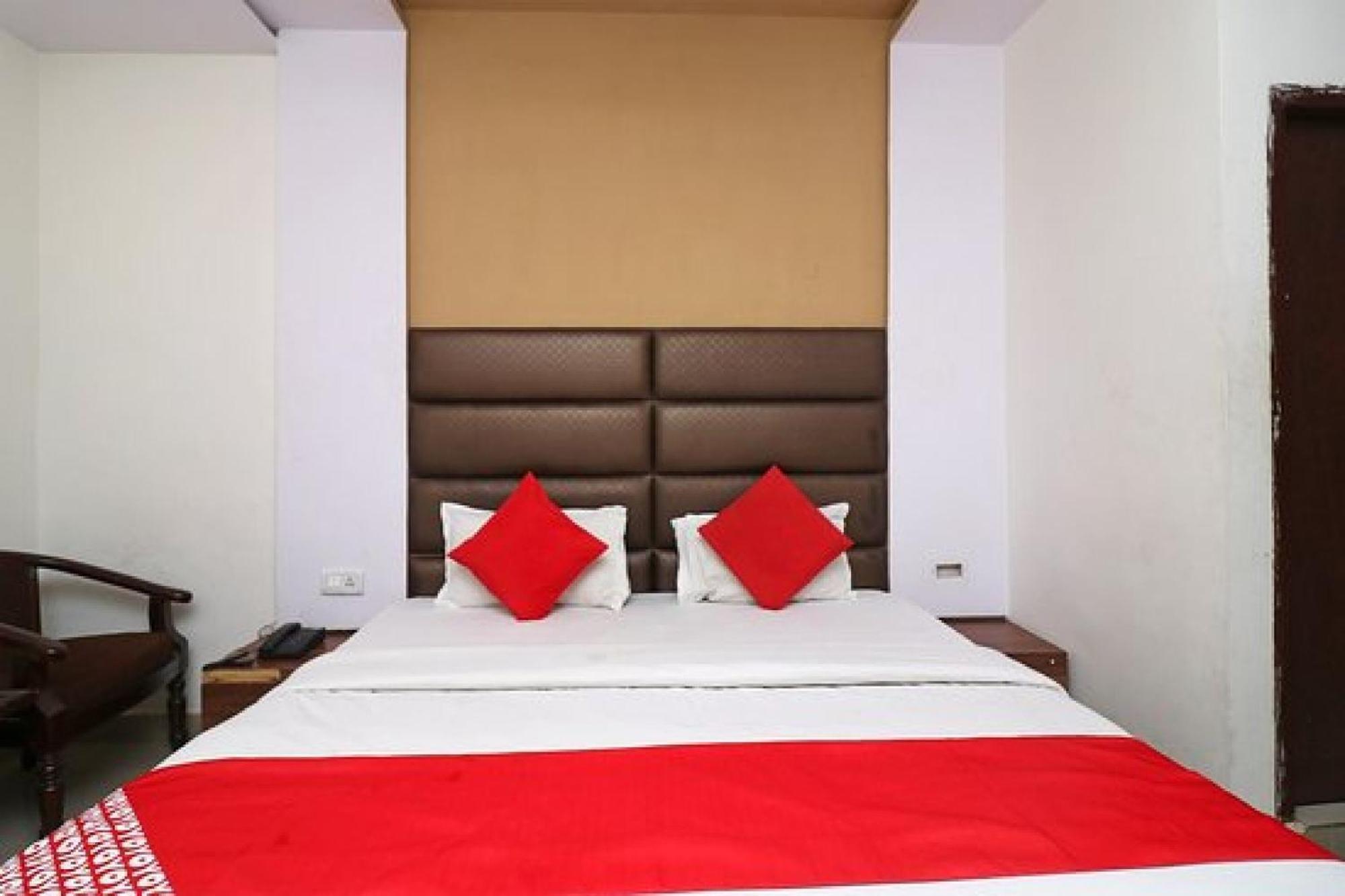 Capital O Hotel Surya Continental Lucknow Exterior photo